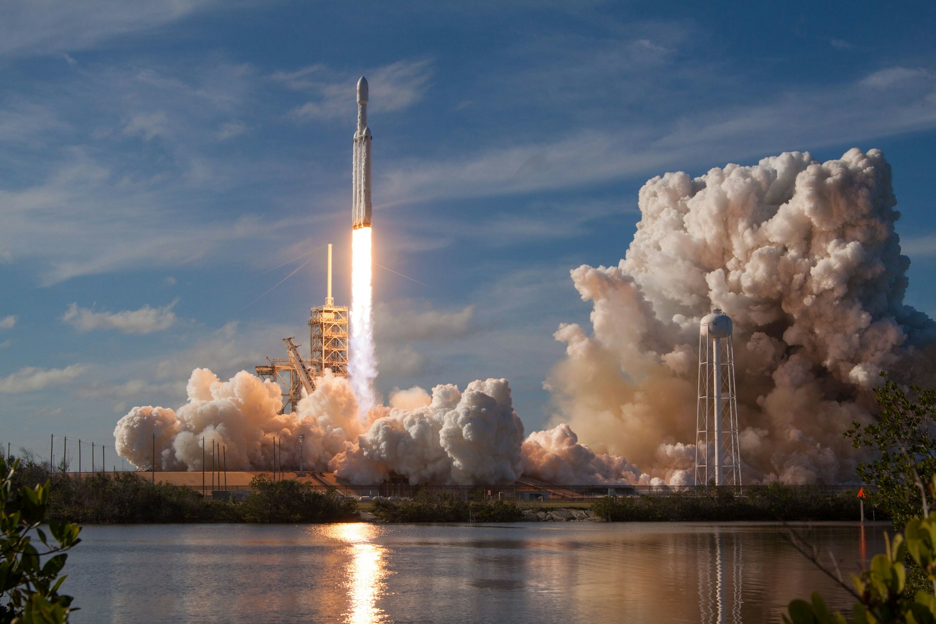 Finding New Life on Other Worlds: A Lecture